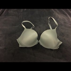 Victoria’s Secret 34C Demi Uplift